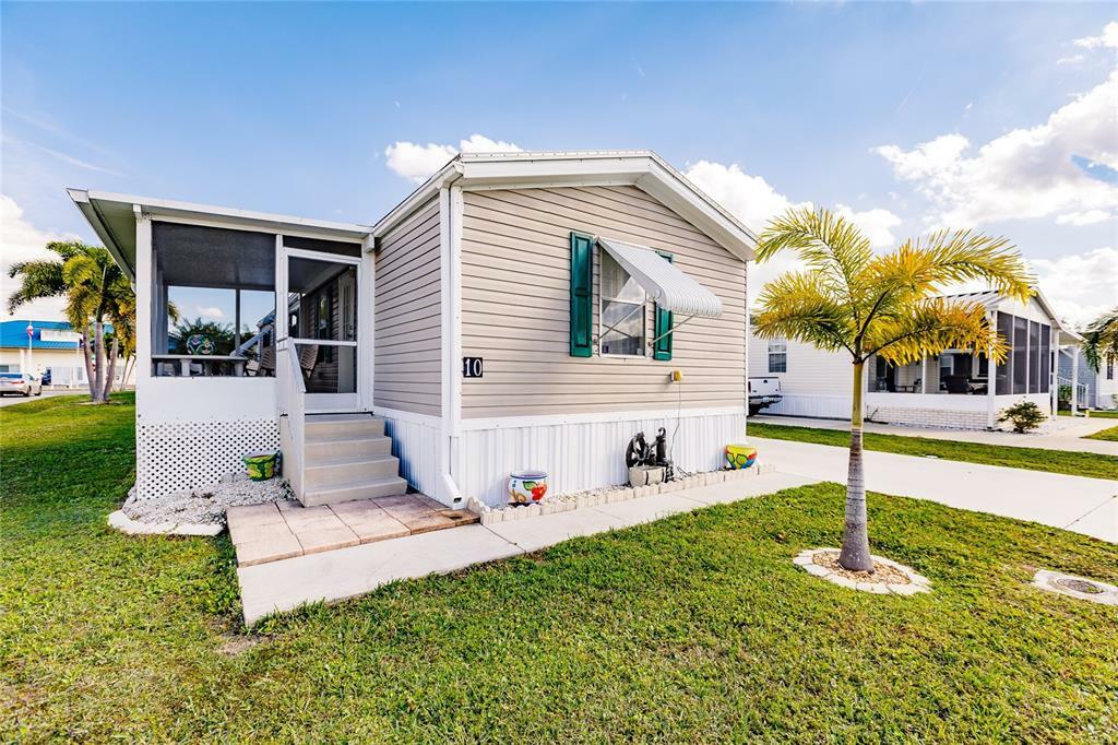 Property Photo:  10 S Pelican  FL 33950 