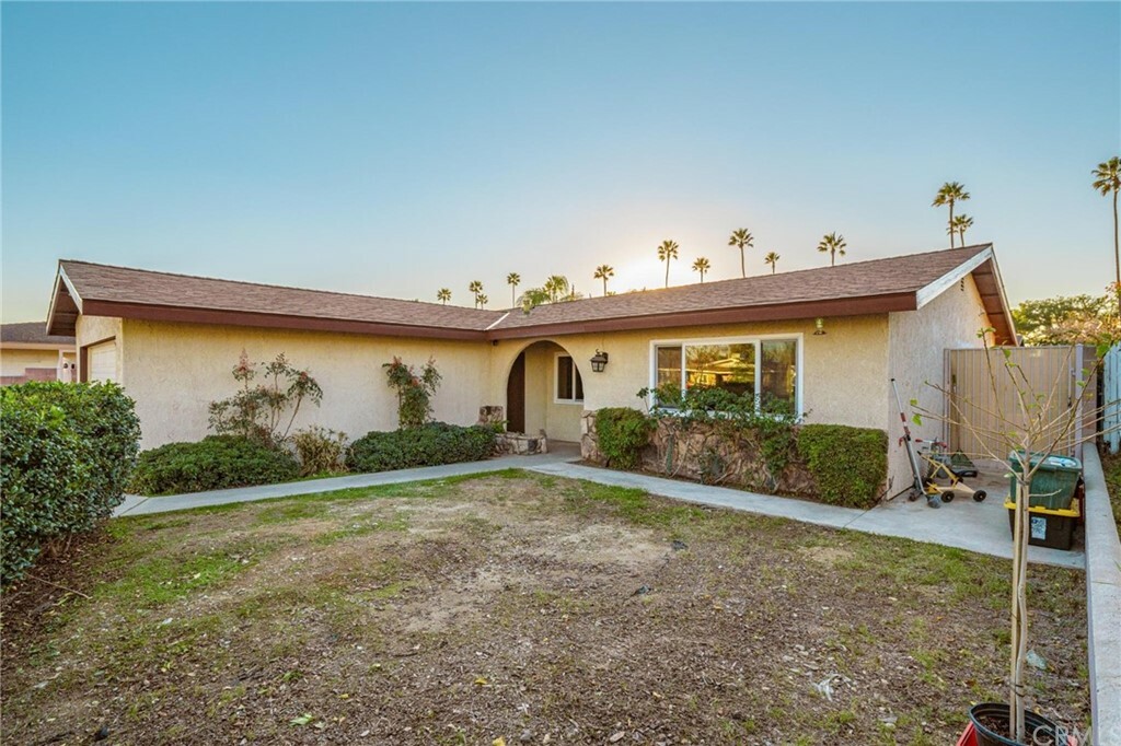 Property Photo:  9536 Tangelo Avenue  CA 92335 