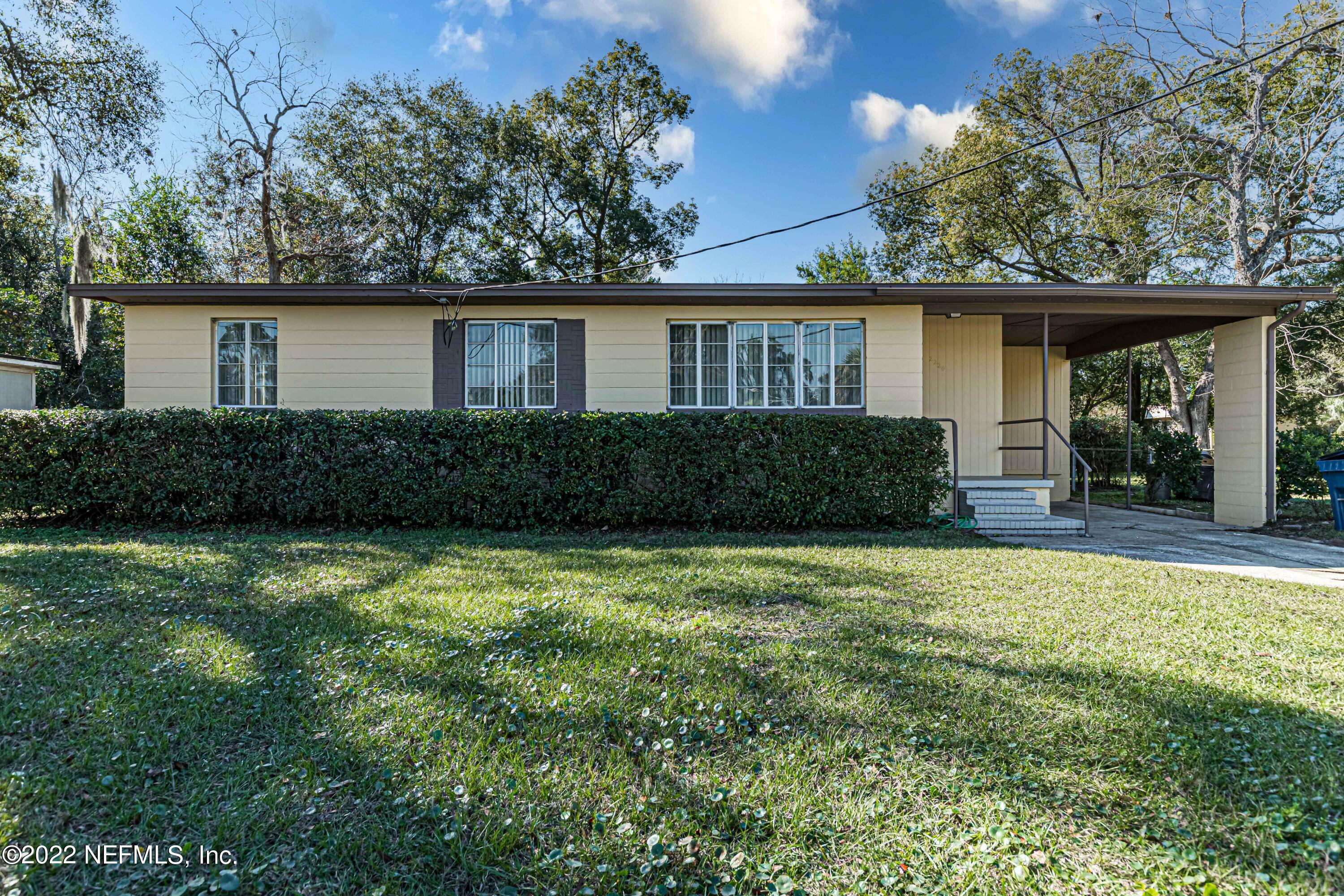 Property Photo:  2220 Holcroft Drive  FL 32208 