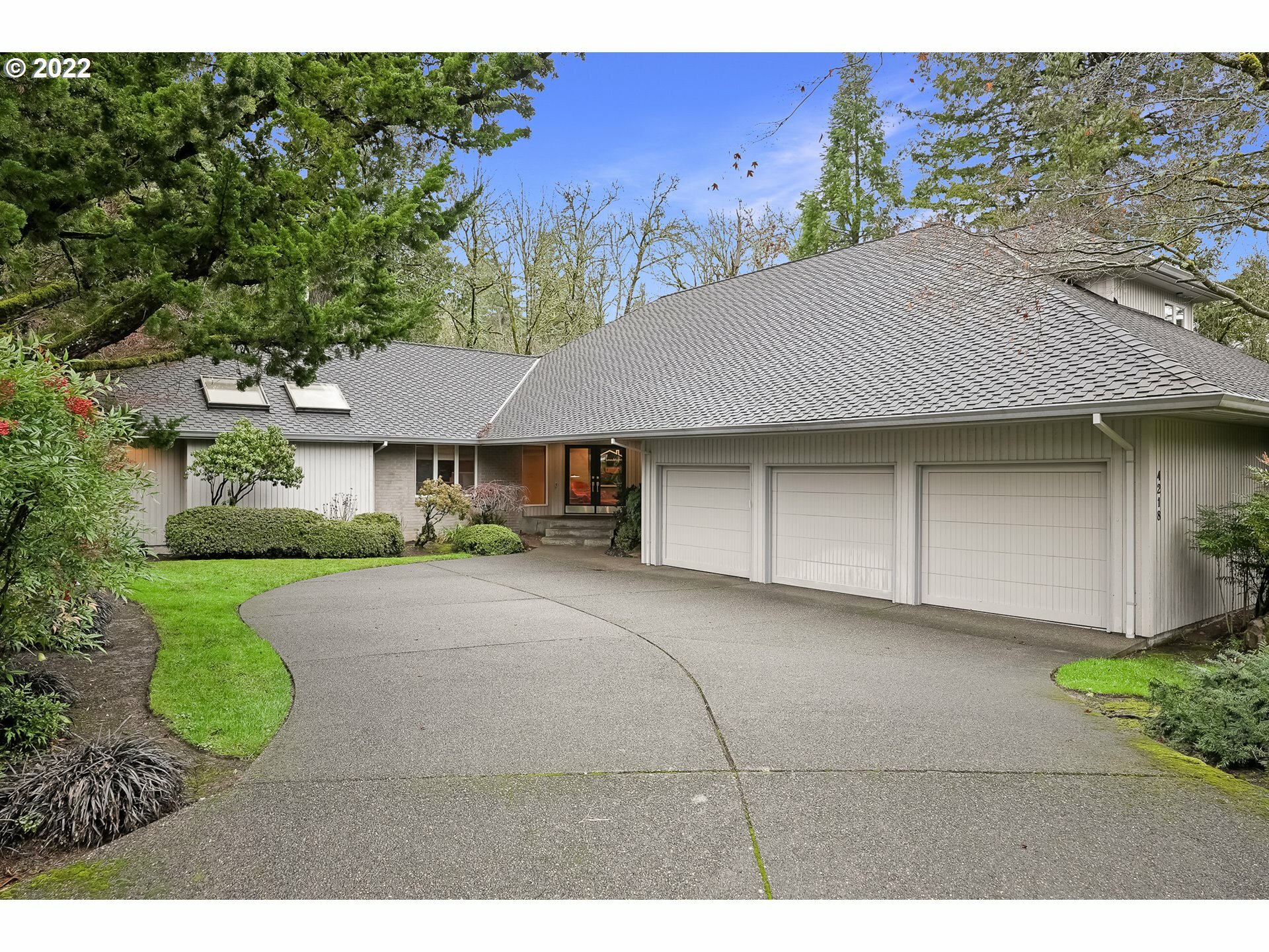 4218 SW Selling Ct  Portland OR 97221 photo