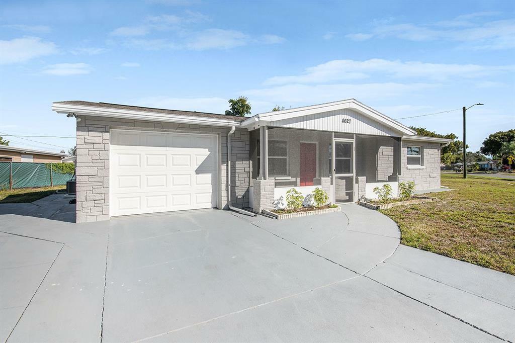 Property Photo:  4627 Koala Drive  FL 34690 