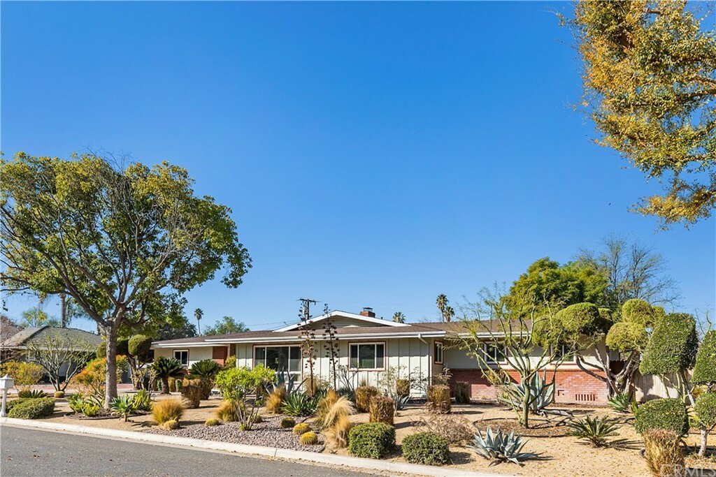 Property Photo:  2009 Bronson Way  CA 92506 