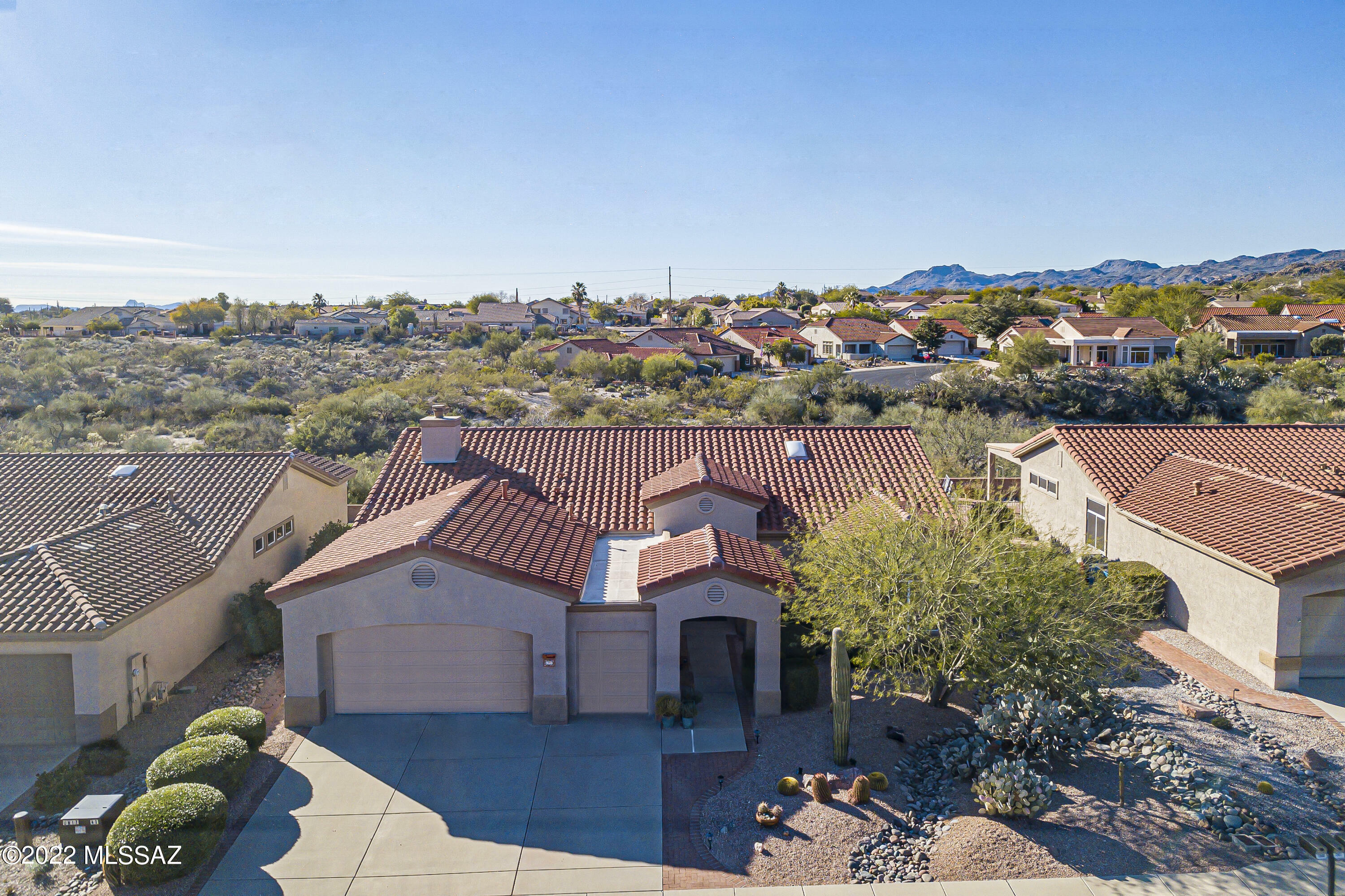 Property Photo:  13917 N Embassy Drive  AZ 85755 