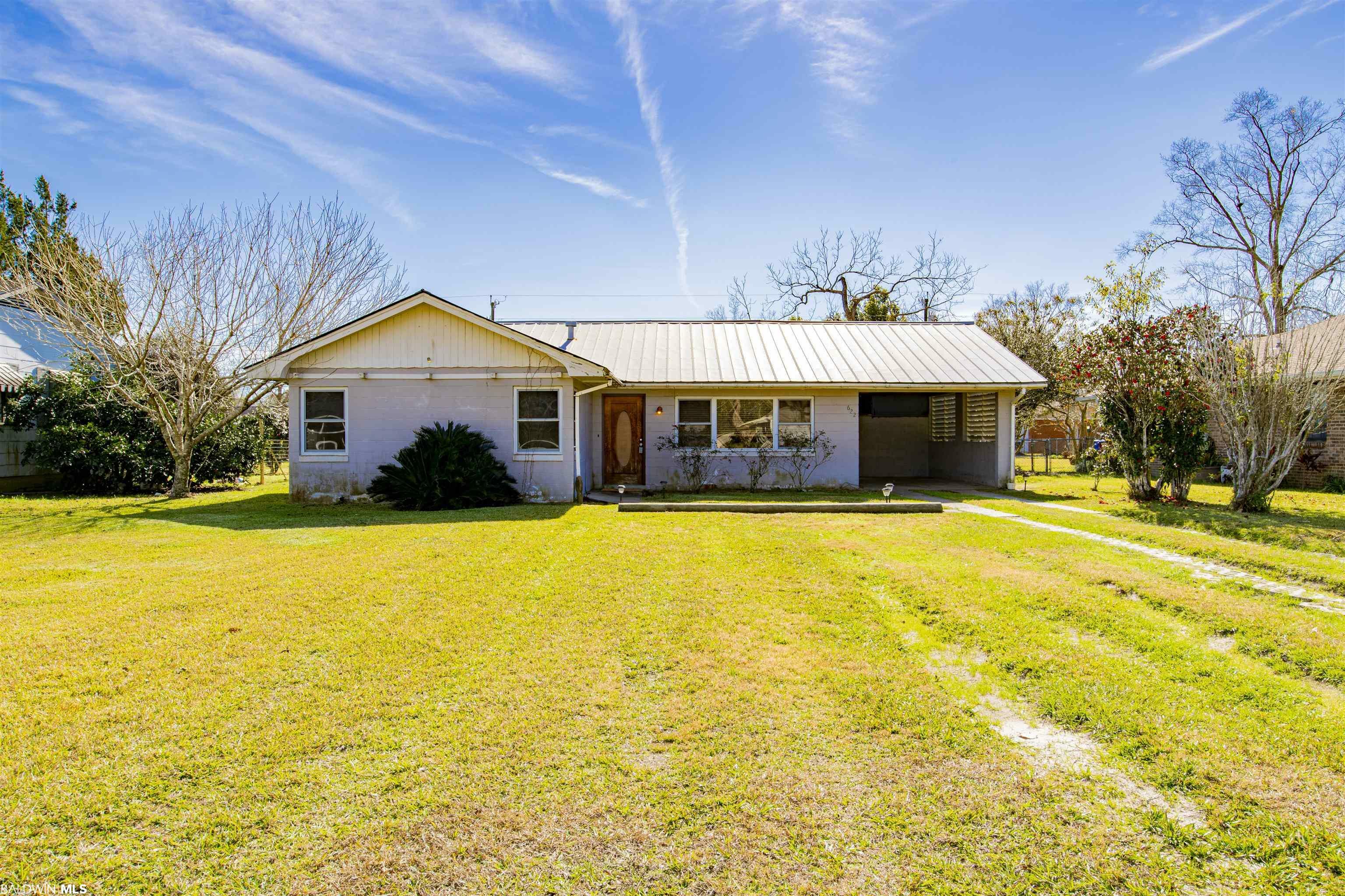 Property Photo:  622 E Orange Avenue  AL 36535 