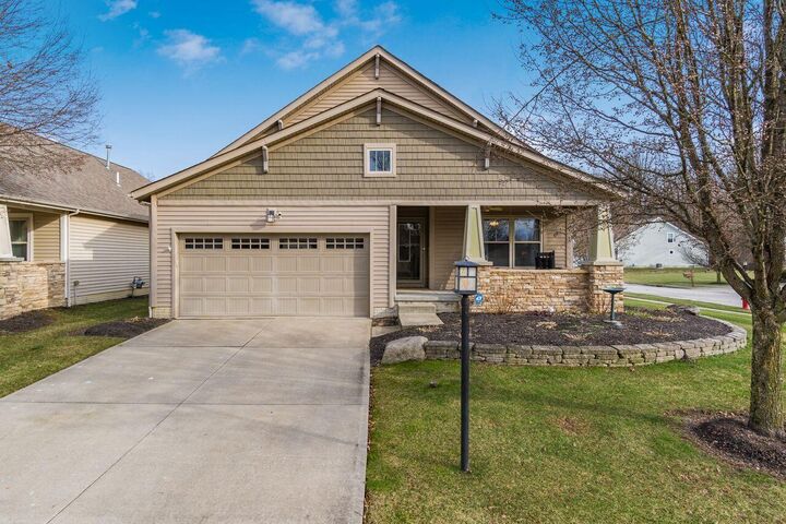 300 Woods Edge Loop  Pataskala OH 43062 photo