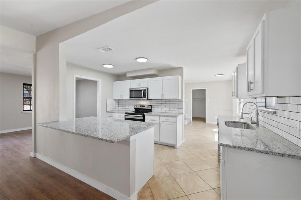 Property Photo:  3605 Wren Avenue  TX 76133 