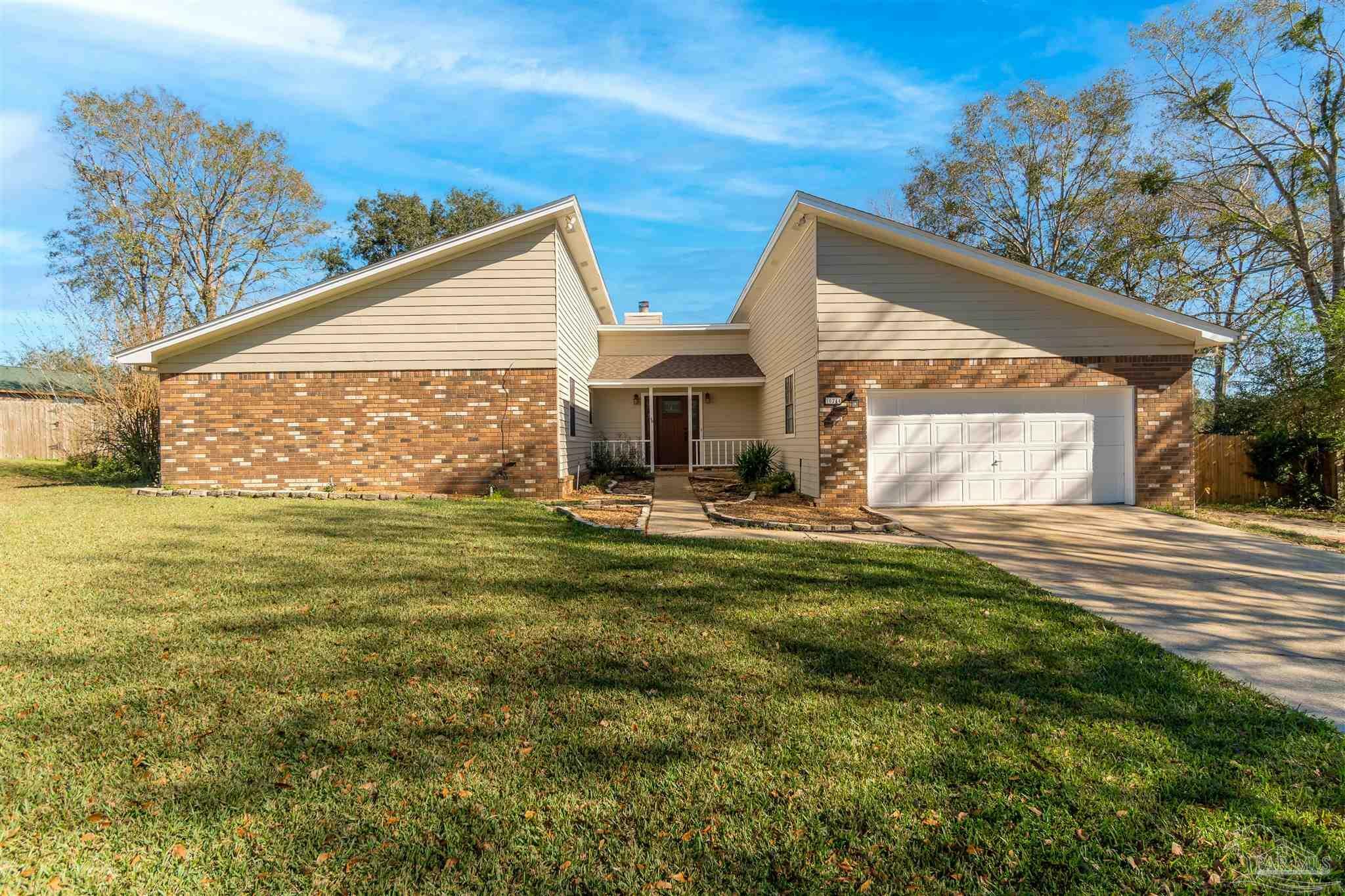 Property Photo: 10244 Sugar Creek Pl FL 32514