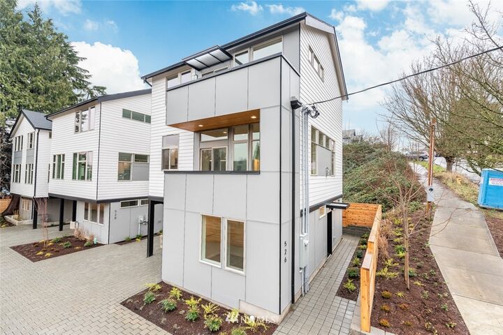 Property Photo:  526 S Concord Street  WA 98108 