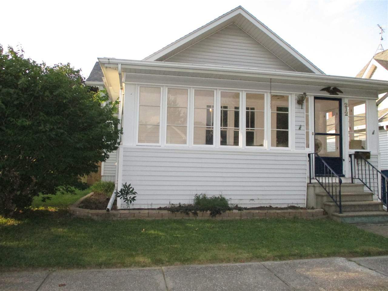 Property Photo:  212 W McArthur St.  MI 48817 