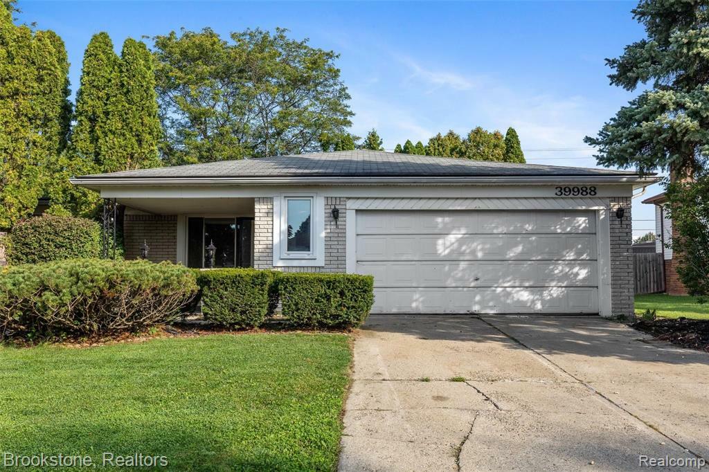 Property Photo: 39988 Twenlow Drive MI 48038
