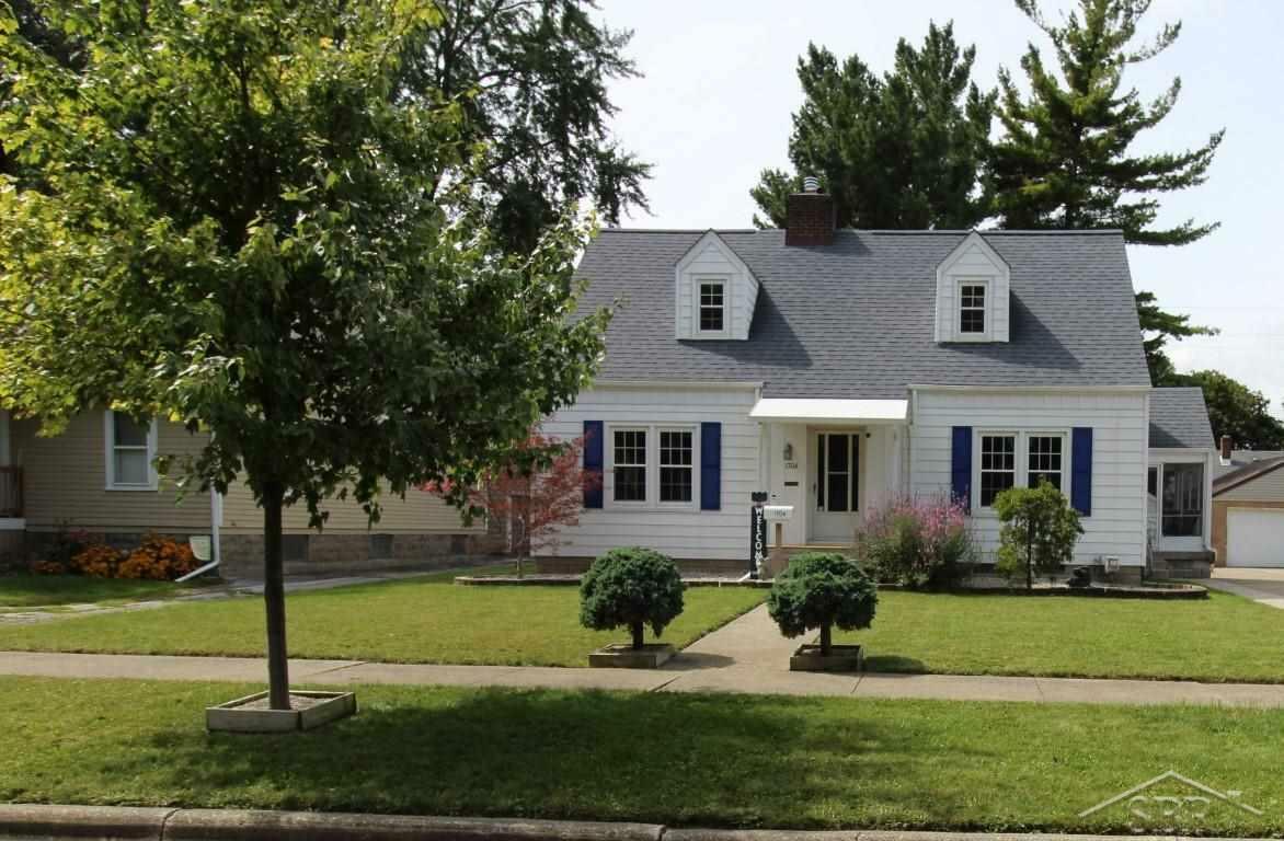 Property Photo:  1704 S Warner St  MI 48706 