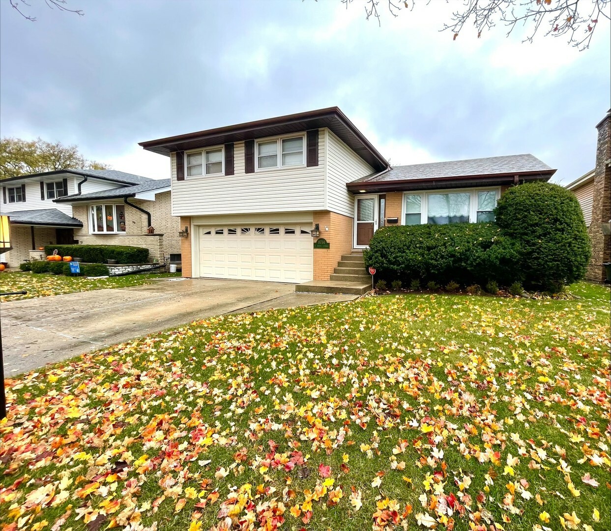 Property Photo: 8714 W North Terrace IL 60714