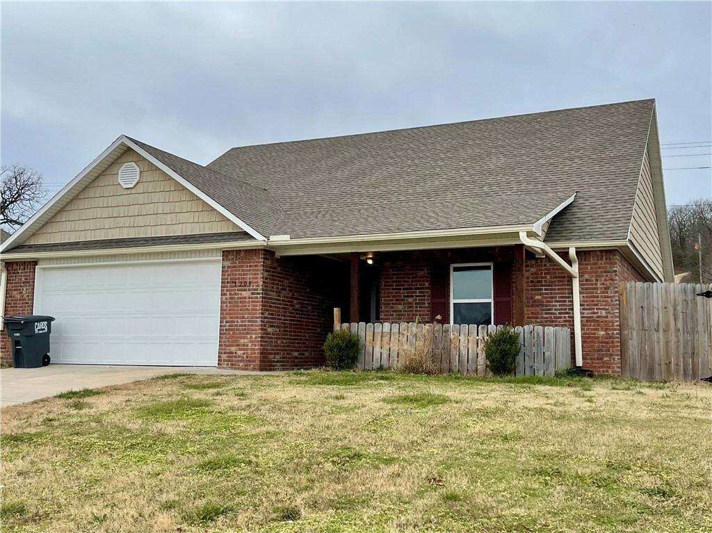 Property Photo:  1209 Willow Oak Street  AR 72727 