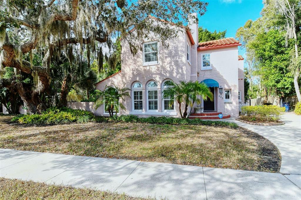 Property Photo:  325 Whitfield Avenue  FL 34243 