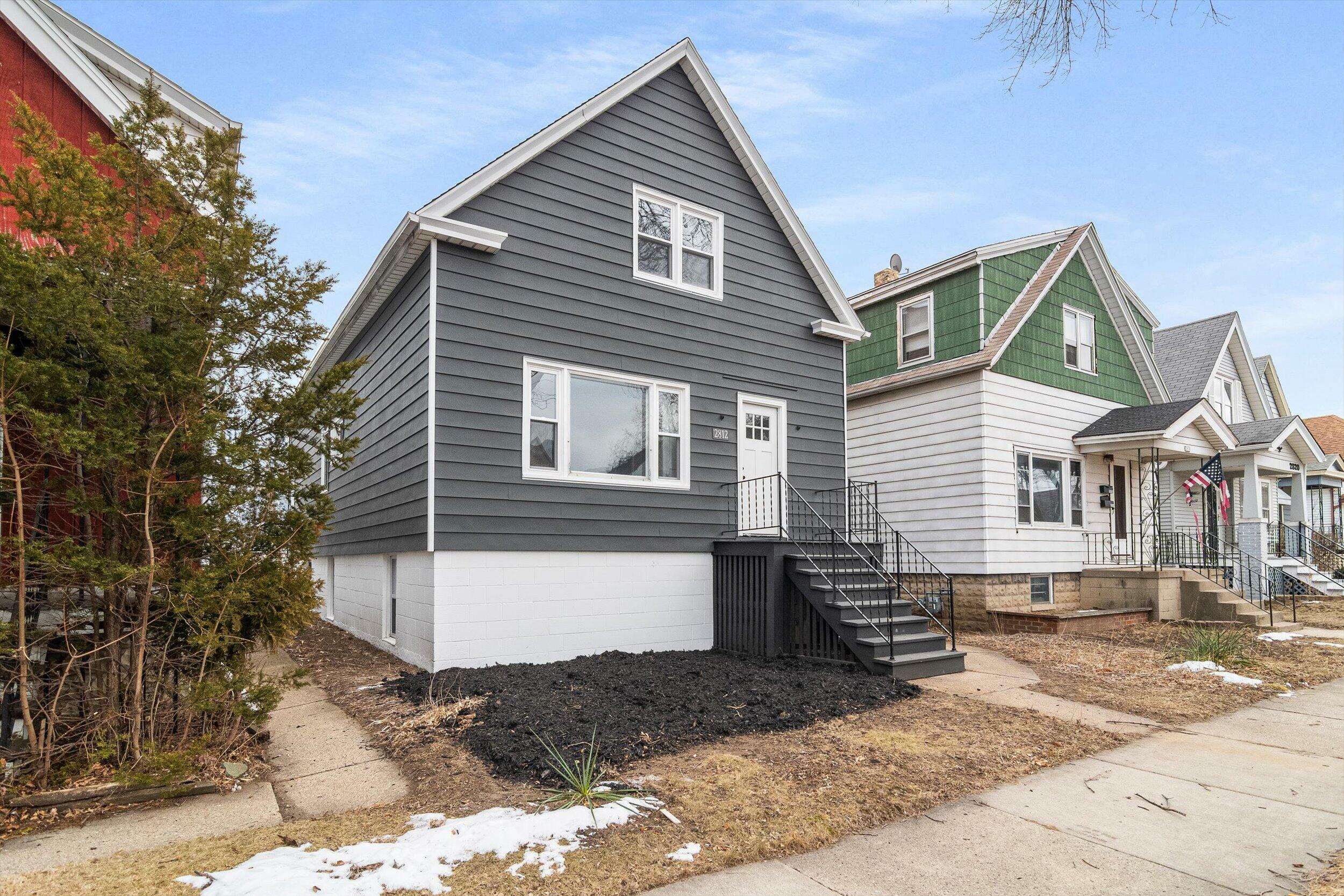 Property Photo:  2812 S 8th St  WI 53215 