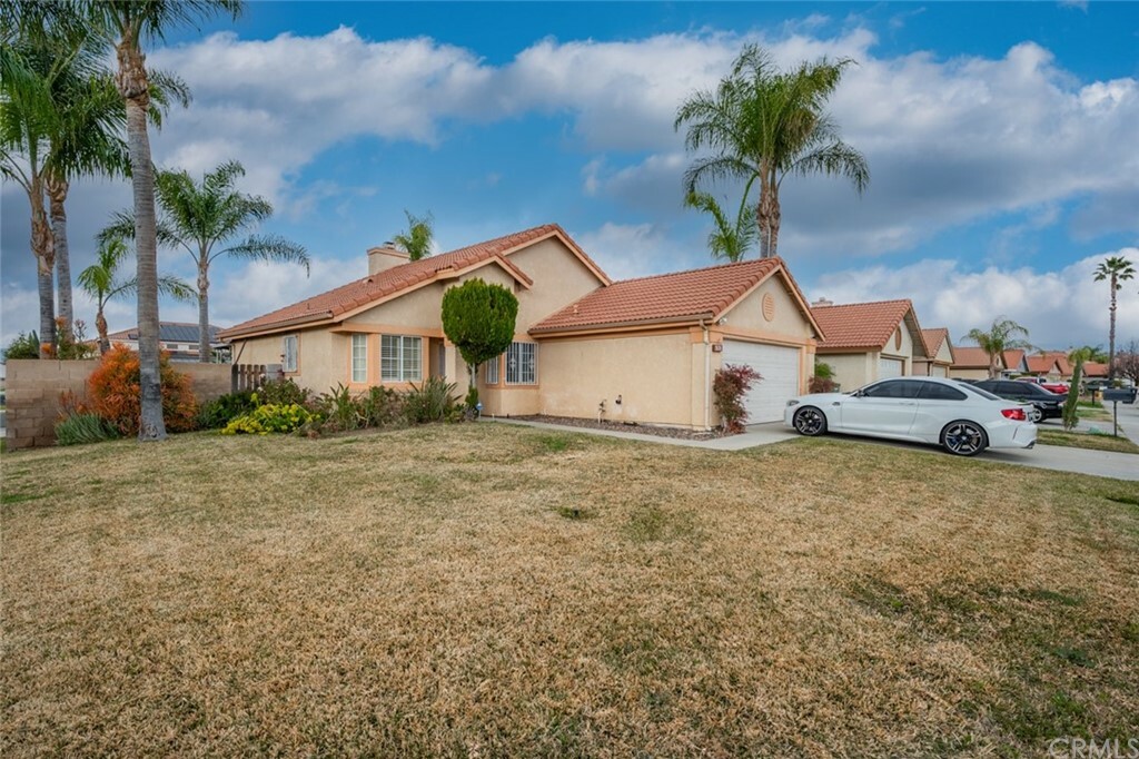 Property Photo:  2624 Bedford Avenue  CA 92545 