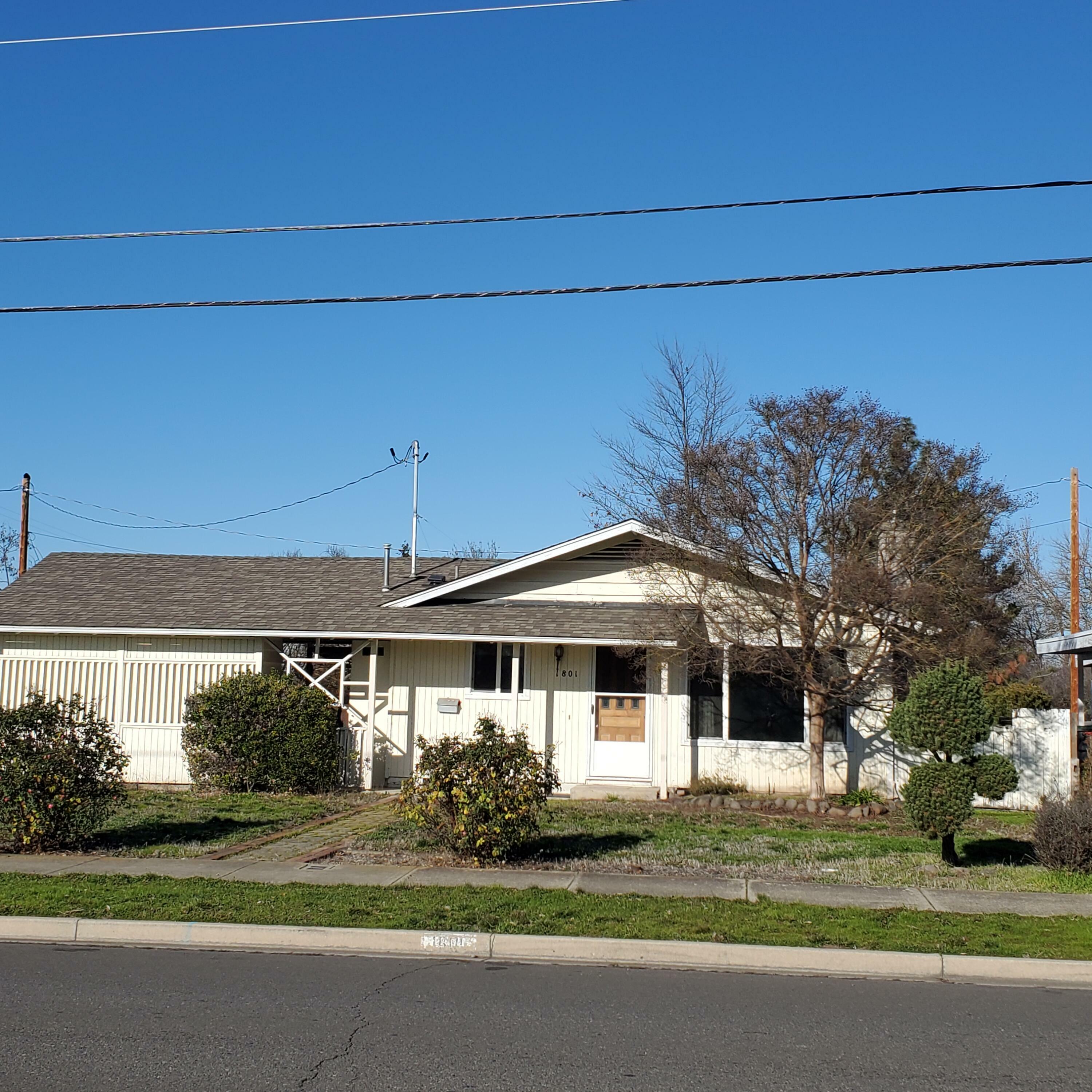 Property Photo:  1801 Roberts Rd Road  OR 97504 
