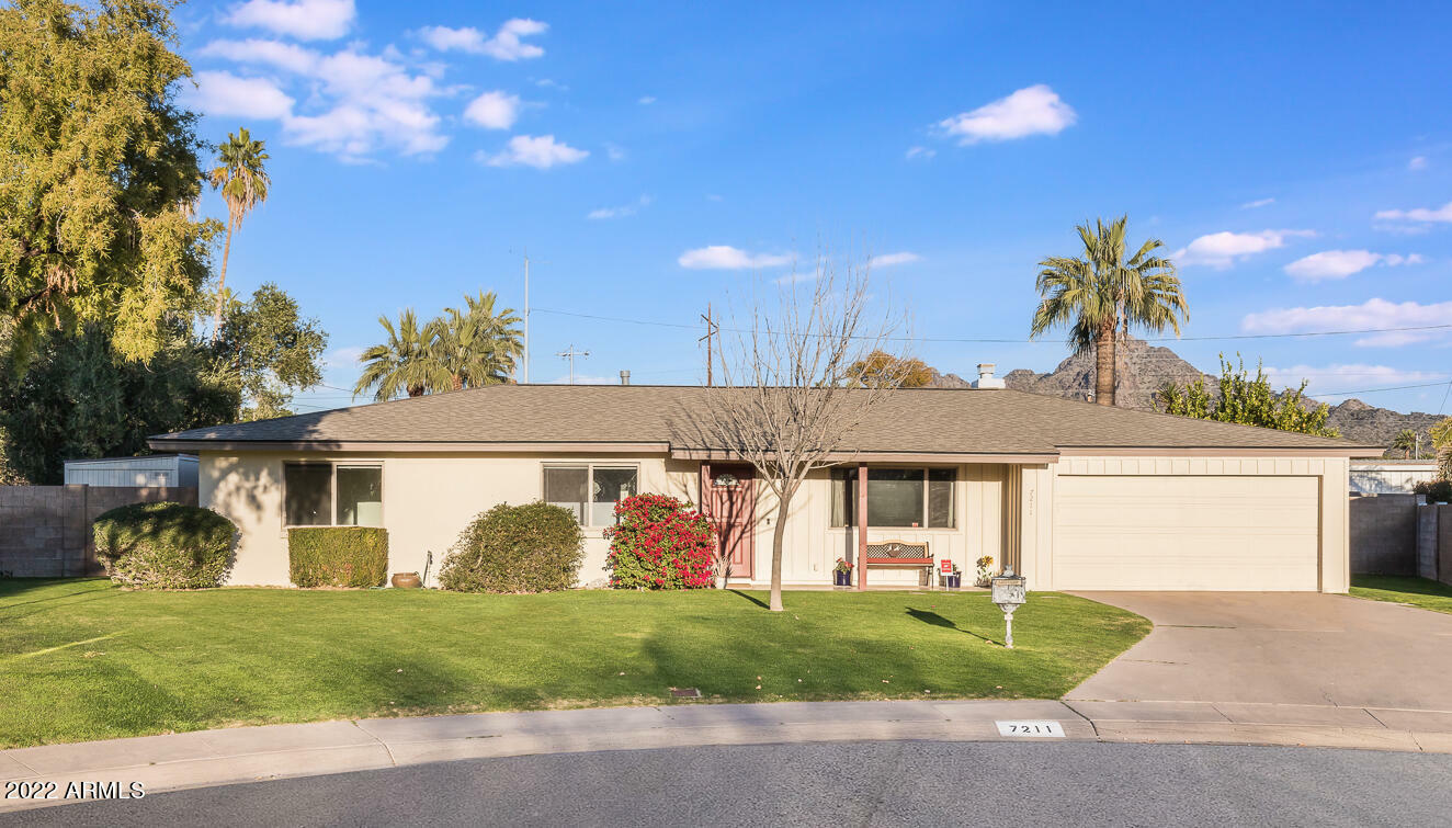 Property Photo:  7211 N 11th Place  AZ 85020 