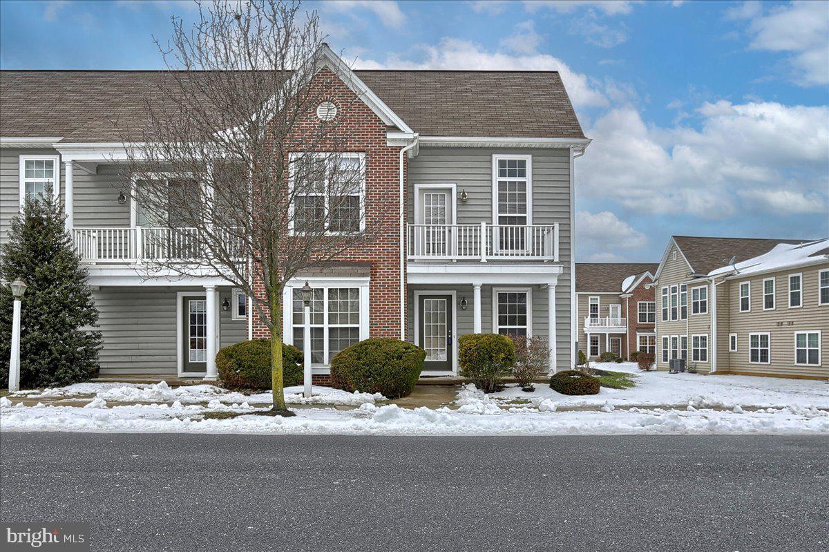 Property Photo: 735 Stag Court PA 17036