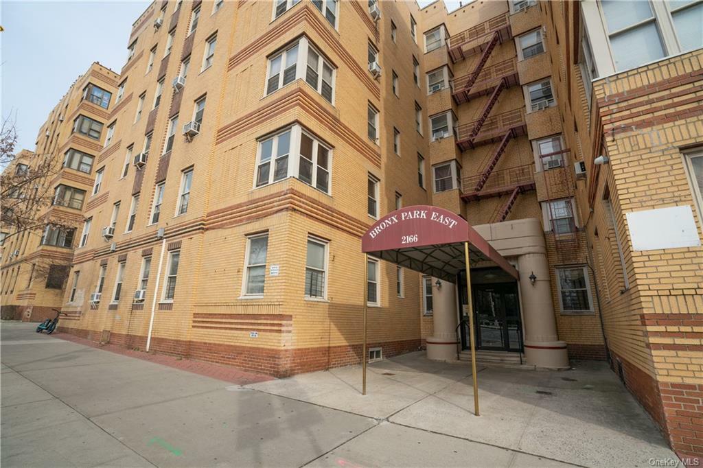 Property Photo:  2166 Bronx Park E 1E  NY 10462 