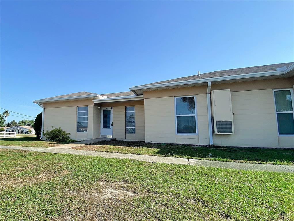 Property Photo:  927 Club Circle  FL 33854 