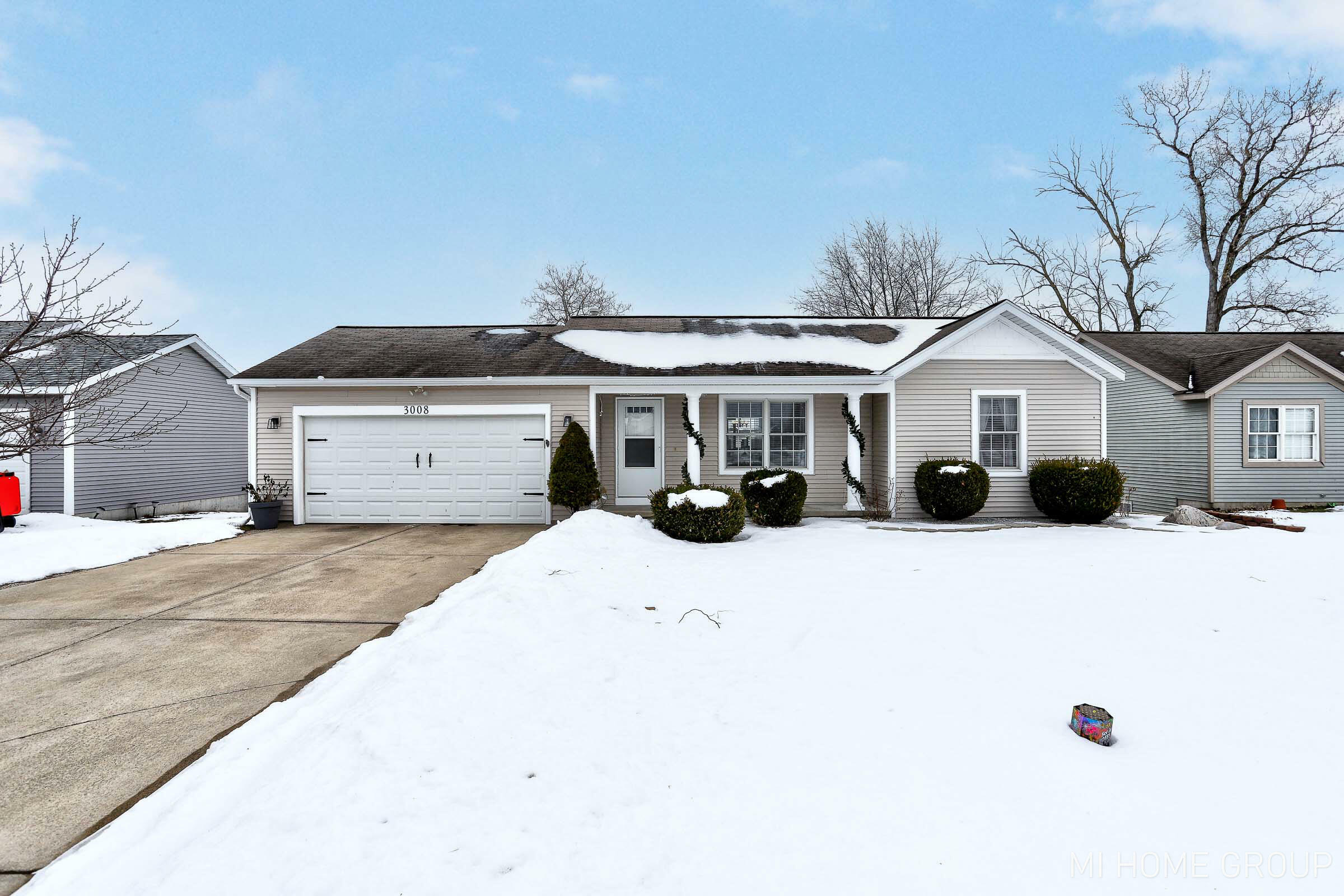 Property Photo:  3008 Sunrise Avenue  MI 49424 