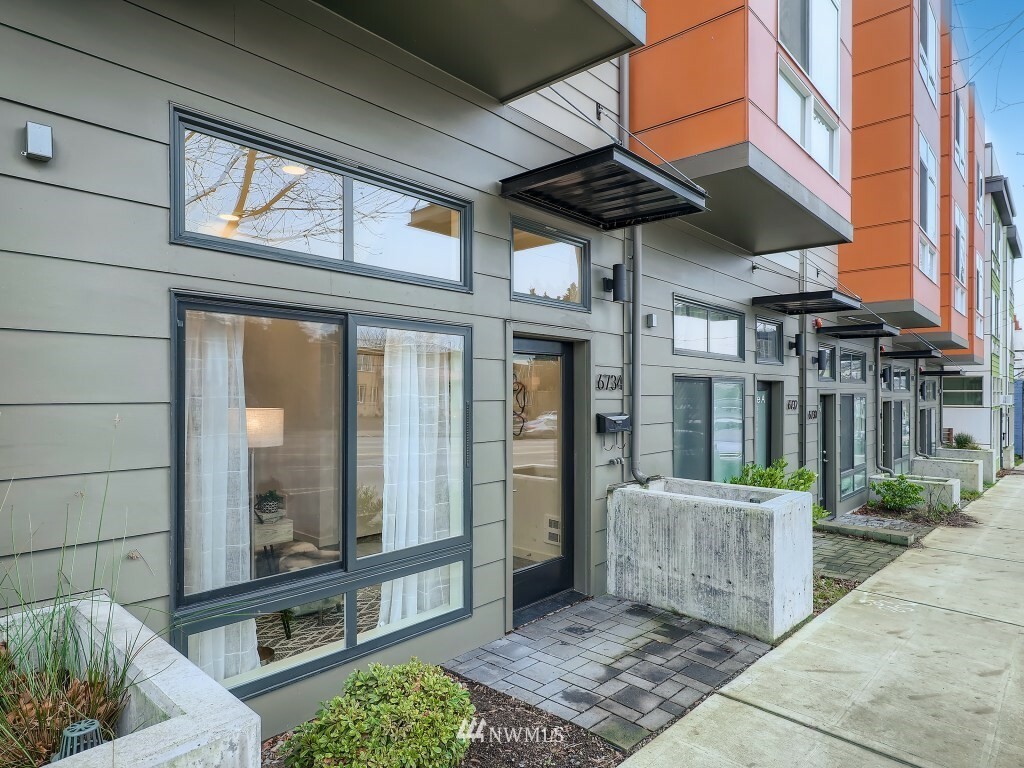Property Photo: 6734 15th Avenue NW WA 98117