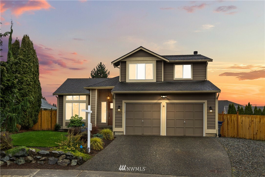 Property Photo:  8930 15th Place NE  WA 98258 