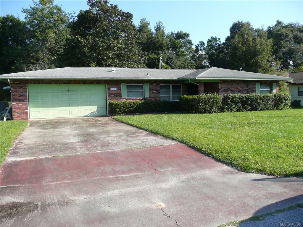 Property Photo:  6107 E Oneida Street  FL 34452 