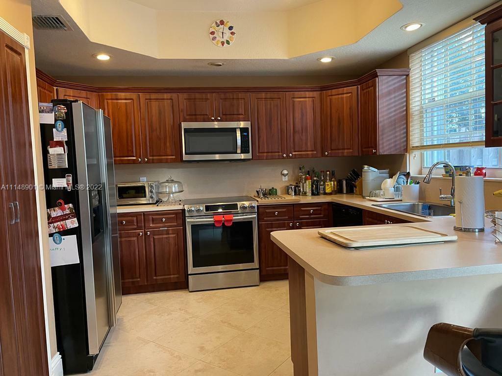 Property Photo: 11962 SW 81st St FL 33183