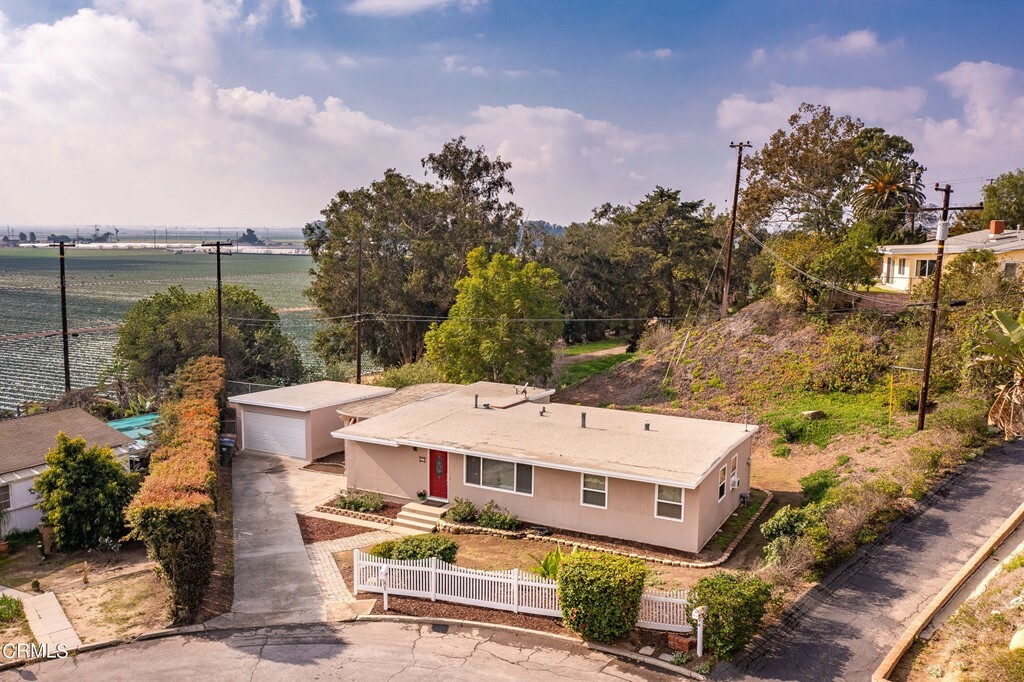 Property Photo:  81 Orchard View Street  CA 93010 