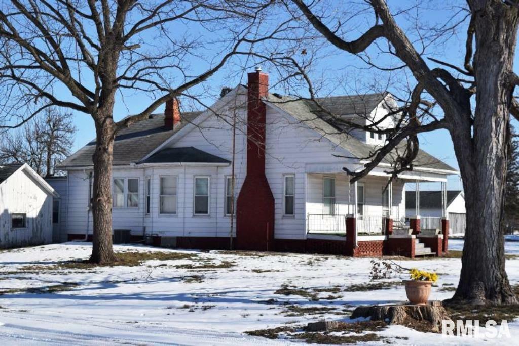 Property Photo:  1545 E Walnut  IL 61520 