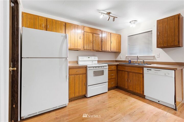 Property Photo:  10620 128th Street E  WA 98374 