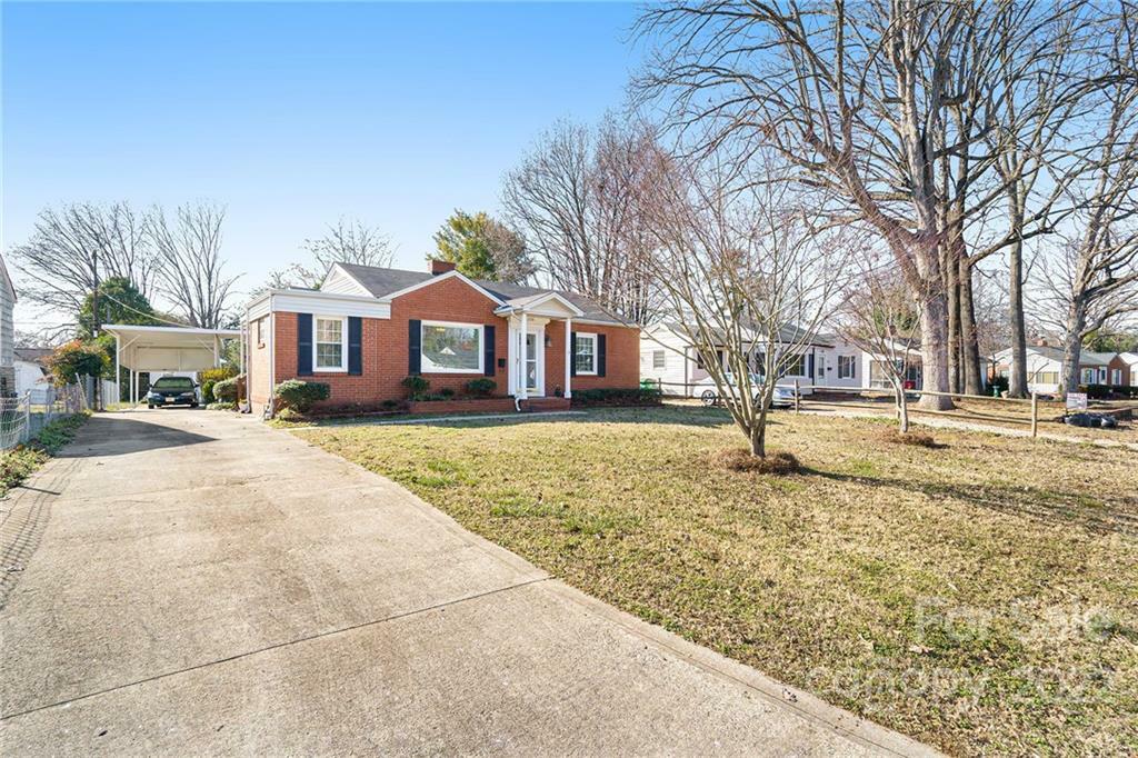 Property Photo:  2236 Dickens Avenue  NC 28208 