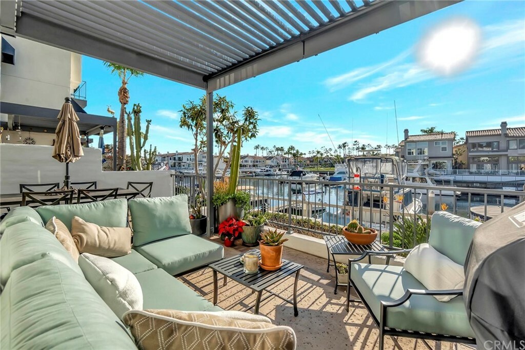 Property Photo: 5640 Azure Way CA 90803