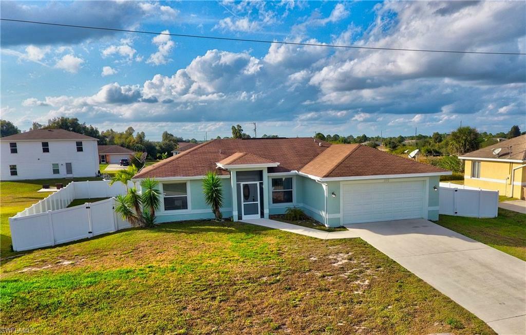 Property Photo:  392 Palomar Avenue  FL 33974 