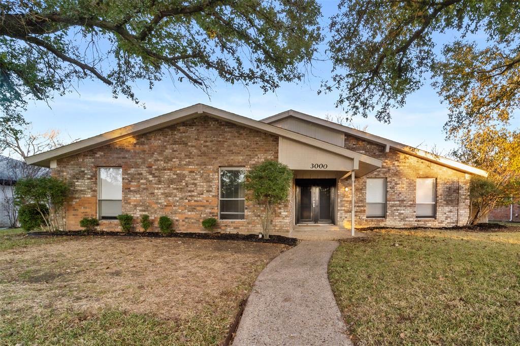 Property Photo: 3000 Canyon Valley Trail TX 75075