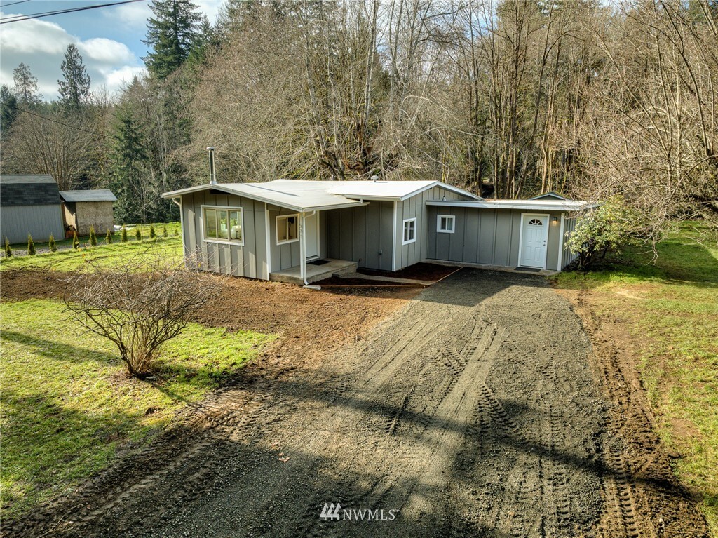 Property Photo:  691 W Kamilche Lane  WA 98584 