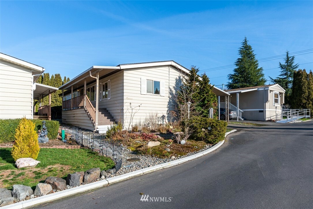 Property Photo:  5900 64th Street NE 175  WA 98270 