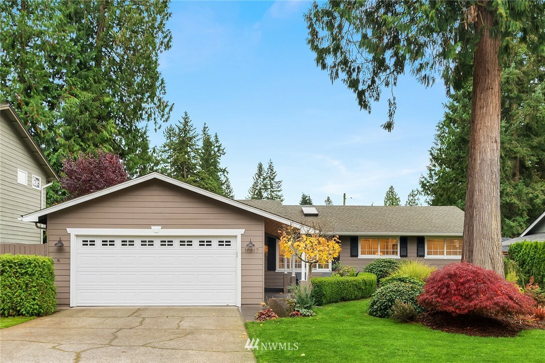 Property Photo:  10517 NE 144th Street  WA 98034 