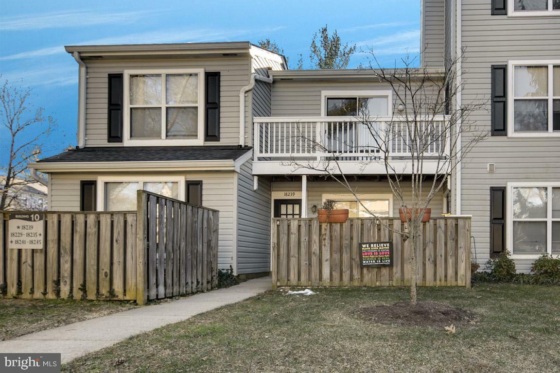 Property Photo:  18239 Rolling Meadow Way 37  MD 20832 