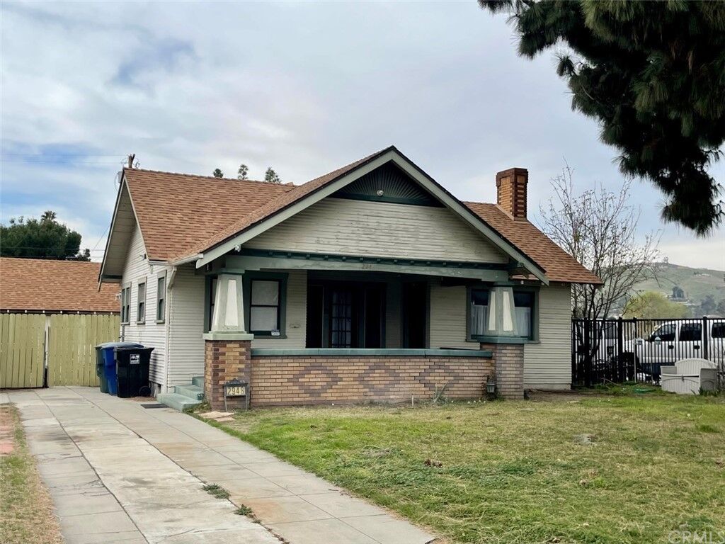 Property Photo:  2948 N D Street  CA 92405