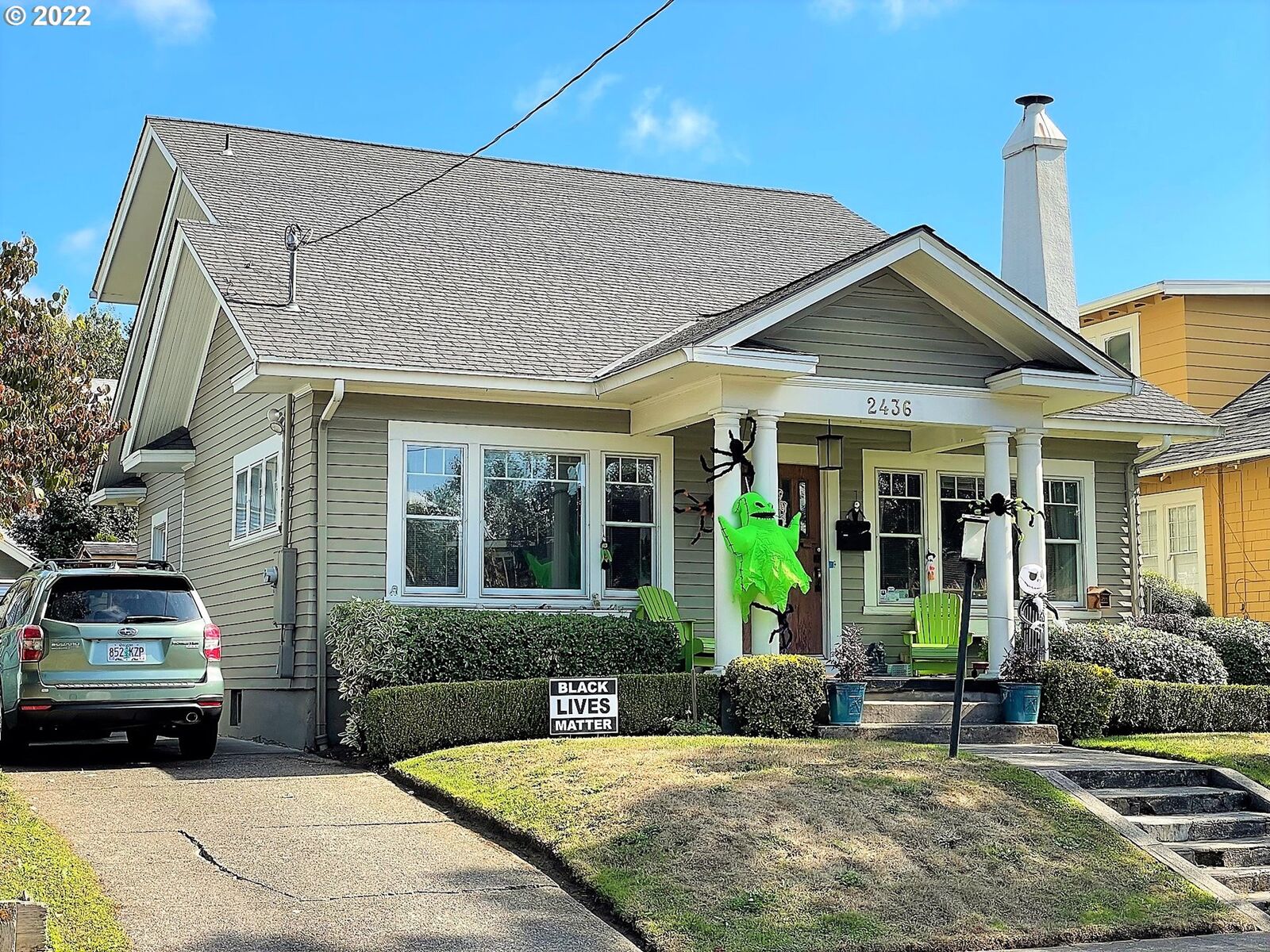 Property Photo: 2436 NE 44th Ave OR 97213