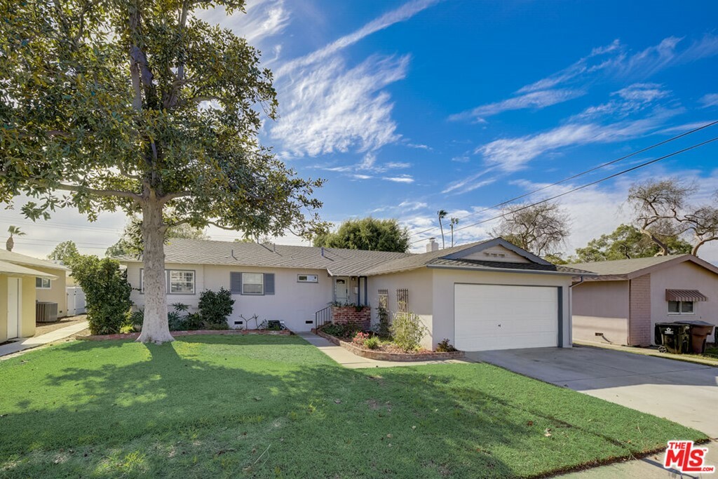 Property Photo: 3146 W Olinda Lane CA 92804