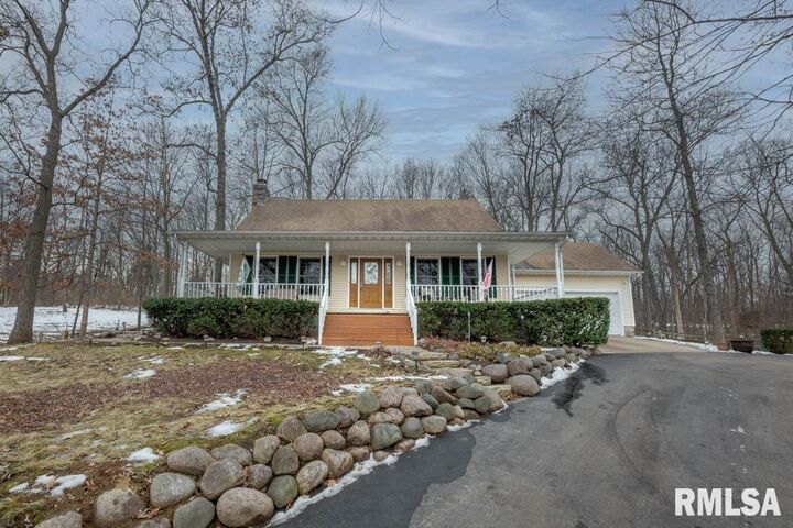 1534 Deer  Metamora IL 61548 photo