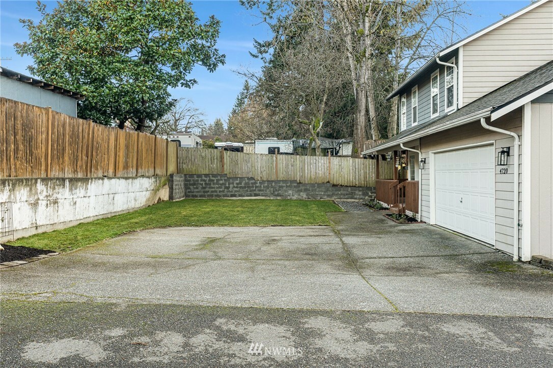 Property Photo:  4720 Glenwood Avenue  WA 98203 