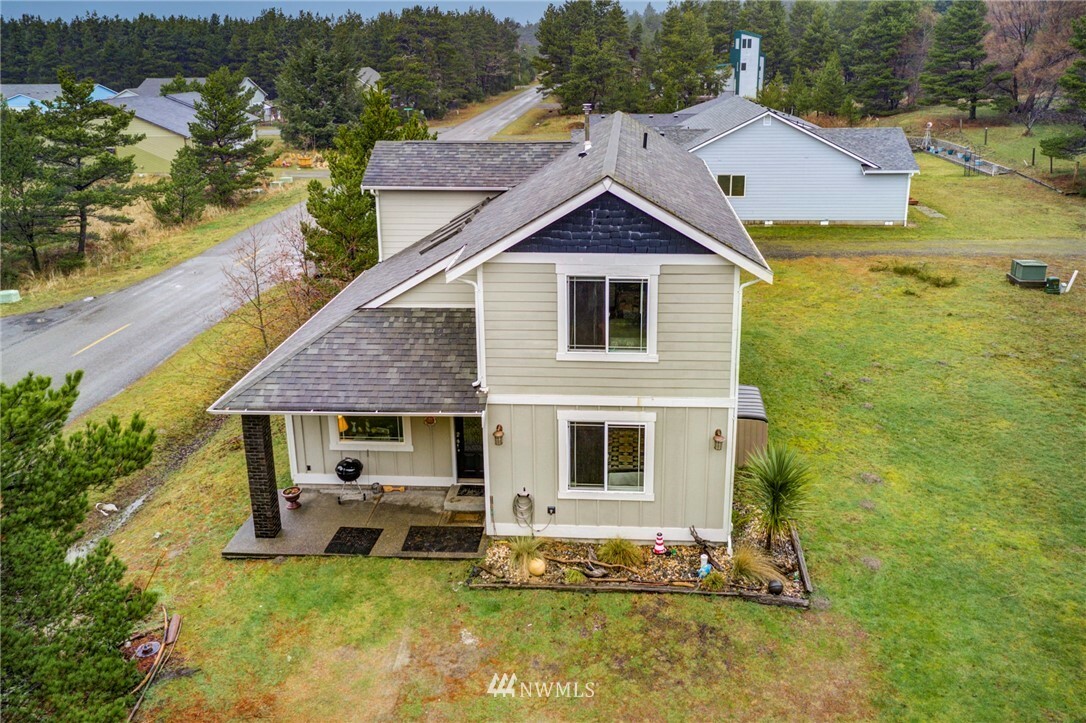 Property Photo: 1017 Surf Street WA 98595