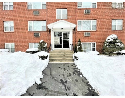 Property Photo: 17 Carey Ave 4 MA 02472