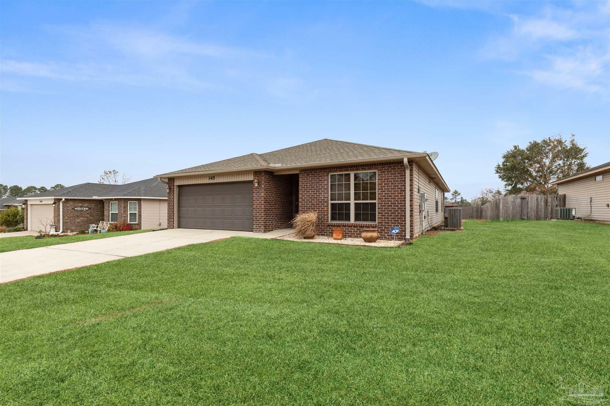 Property Photo: 145 Millet Cir FL 32533