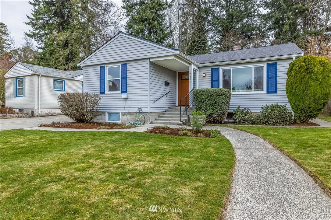 Property Photo:  3824 47th Avenue SW  WA 98116 